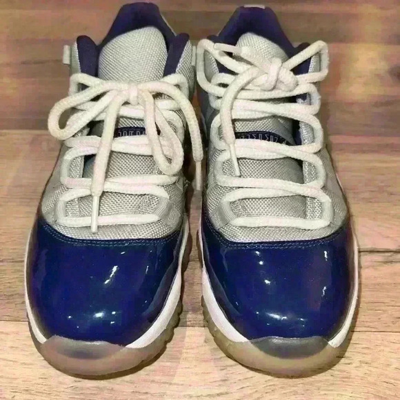 Air Jordan 11 Retro OG  georgetown size 8  no box worn preowned 100% authentic - Picture 3 of 5